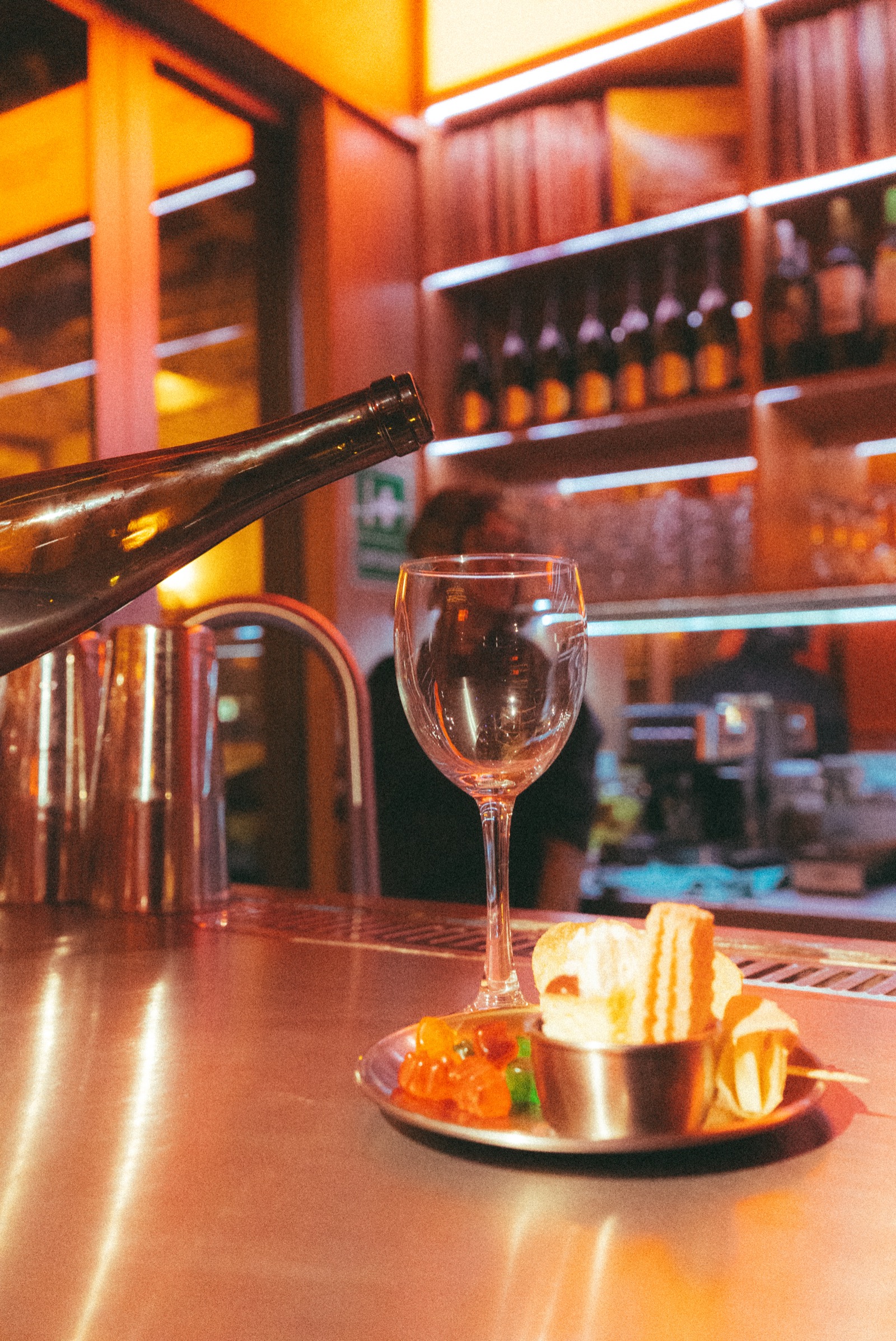 Ambiente del bar Martiniano con vinilos
